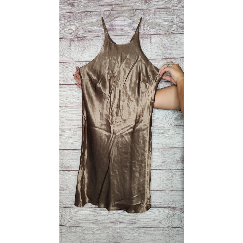 Metallic high neck shiny dress - Picture 2 of 5